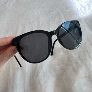 Heatwave Carat sunglasses with Polarized Black Lens
